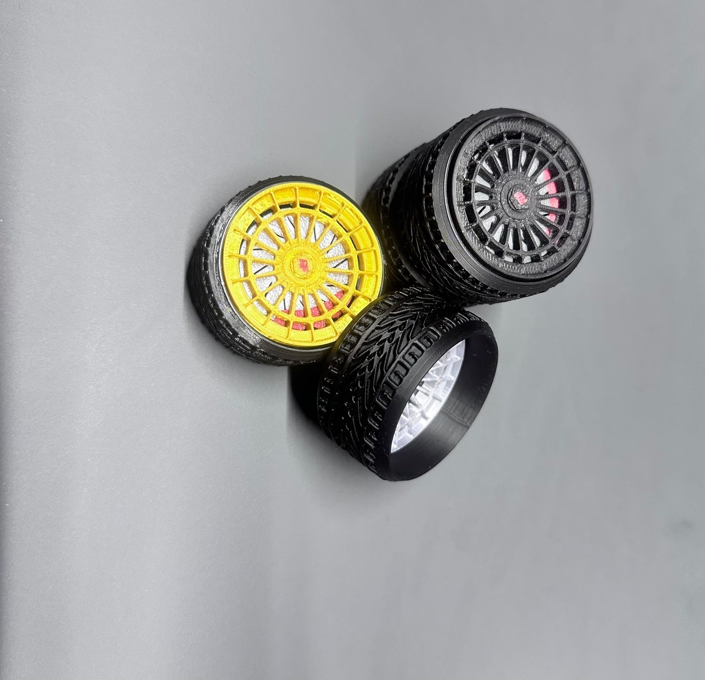 Rotiform Wheel Inspired Fidget Clicky Toy – 3D Printed Desk Toy for Car Enthusiasts