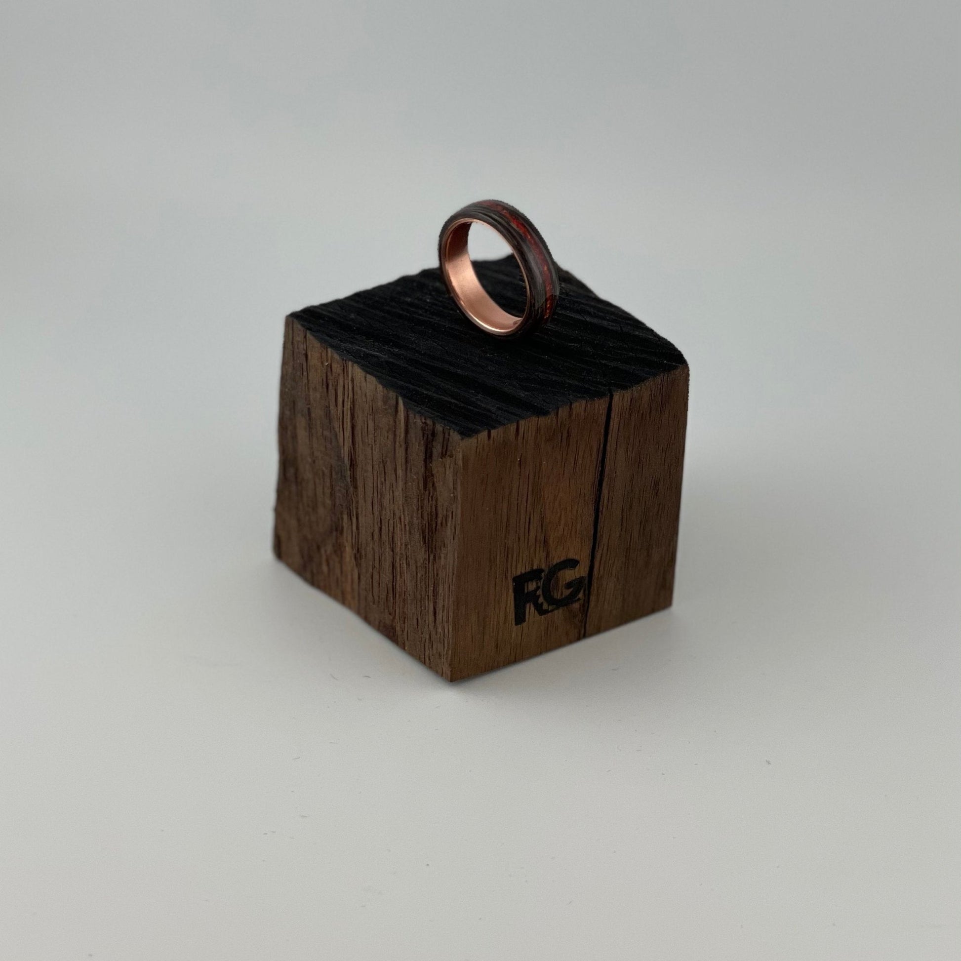 Bog Oak Crushed ruby red opal ring - Bentwood ring - Opal inlay ring - Rude GrainJewelry