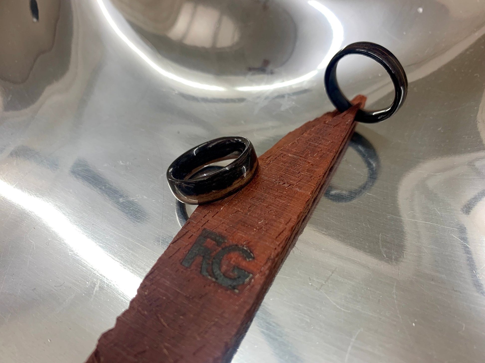 Ebony Macassar Bentwood Rings: Exquisite Craftsmanship, Timeless Beauty - RudeGrain