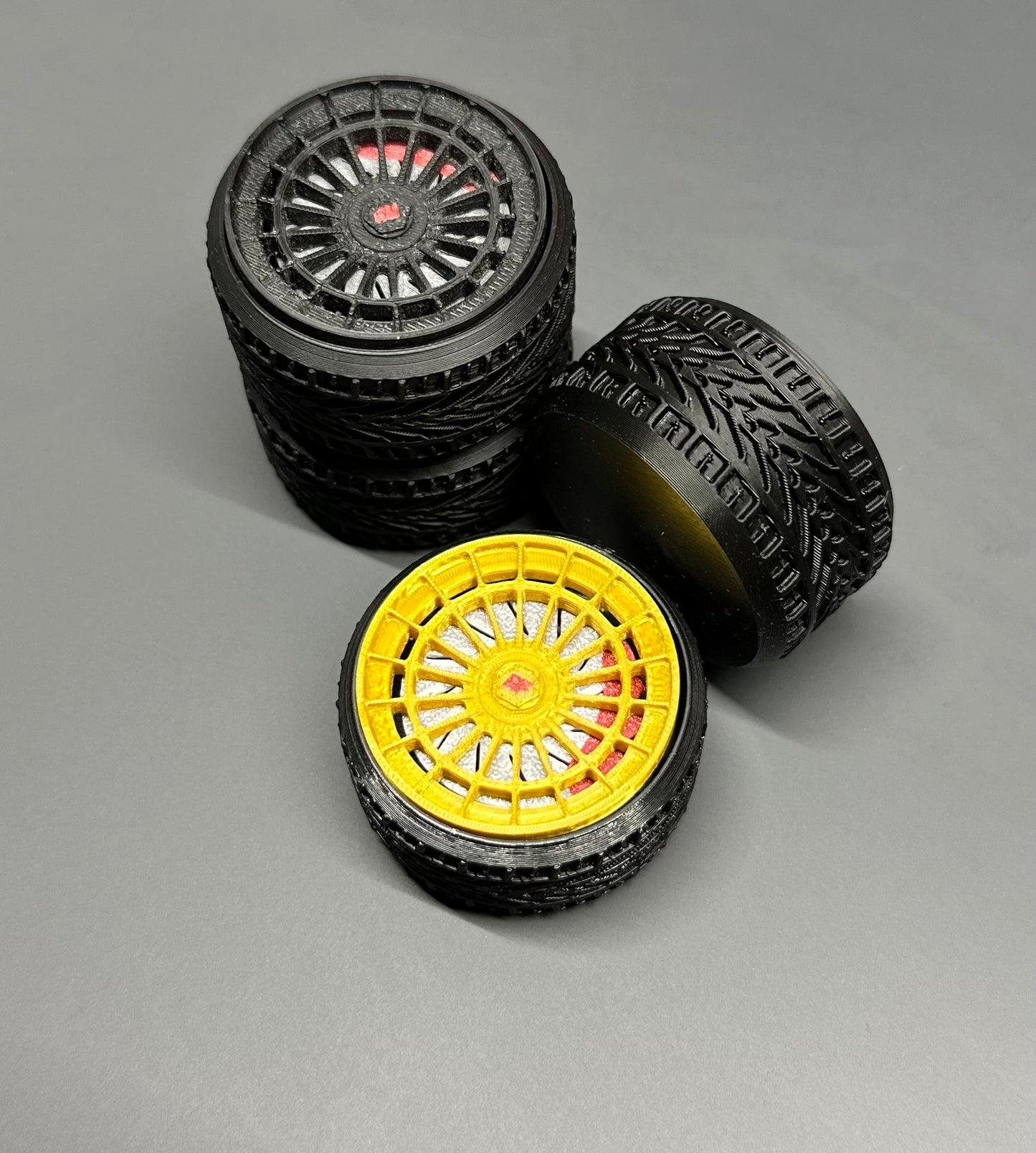 Rotiform Wheel Inspired Fidget Clicky Toy – 3D Printed Desk Toy for Car Enthusiasts