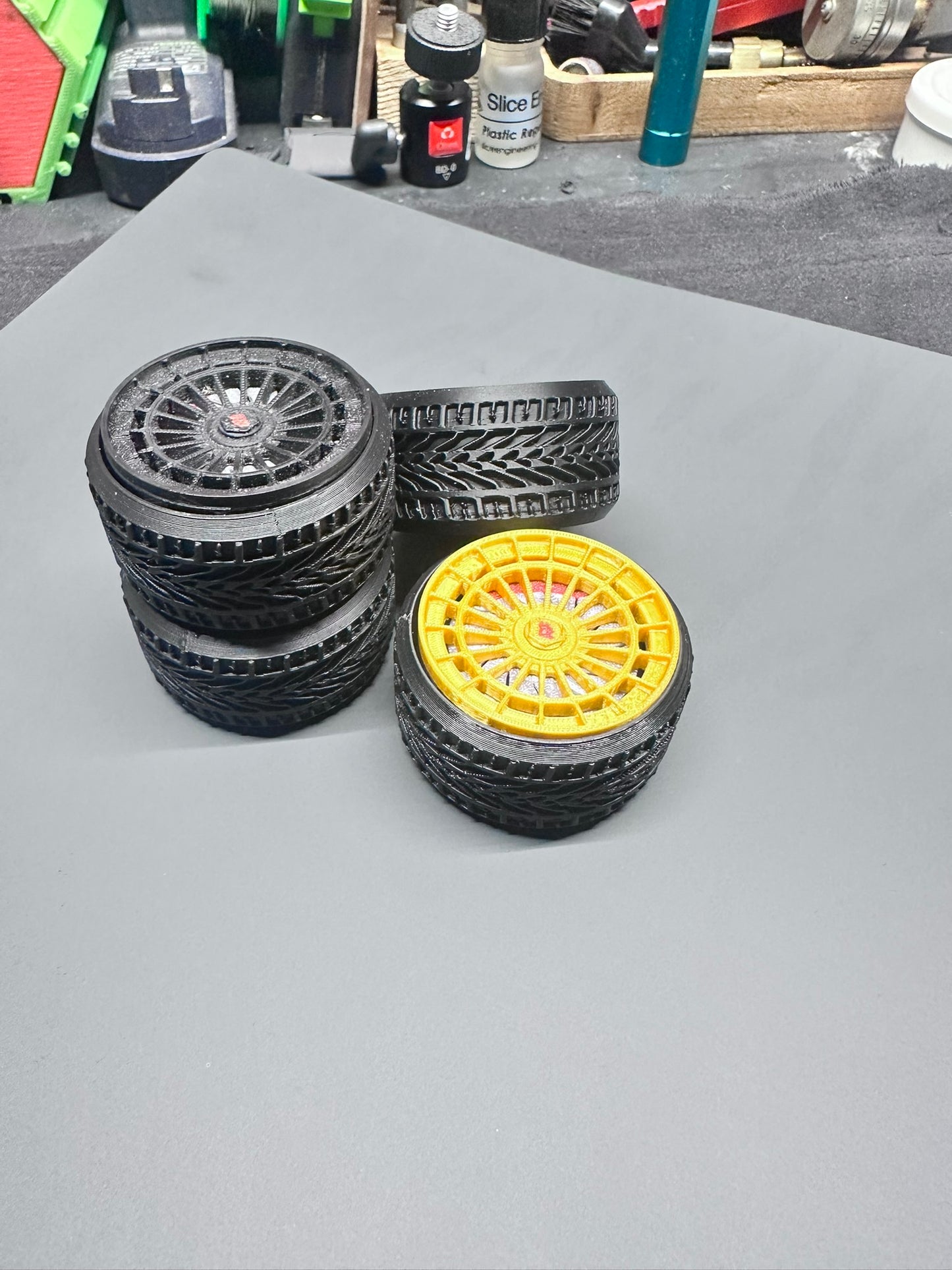 Rotiform Wheel Inspired Fidget Clicky Toy – 3D Printed Desk Toy for Car Enthusiasts