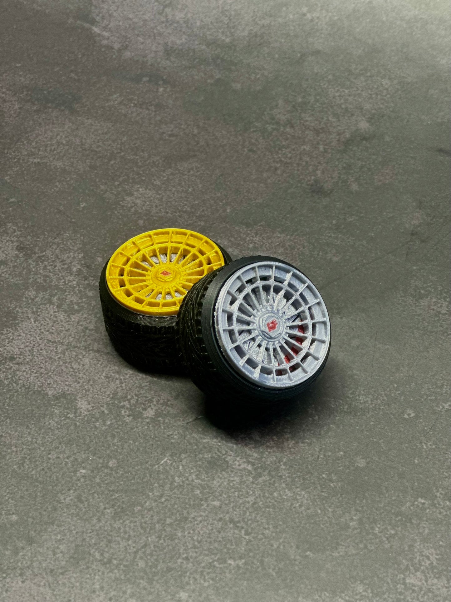 Rotiform Wheel Inspired Fidget Clicky Toy – 3D Printed Desk Toy for Car Enthusiasts